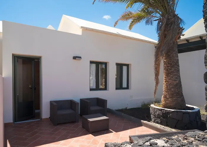 Lanzahost Casa Sunny Seafront בית נופש